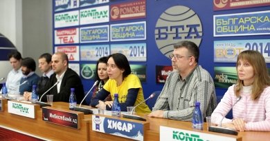 Пресс-конференция в БТА с практикующими Фалуньгун, задержанными в Белграде