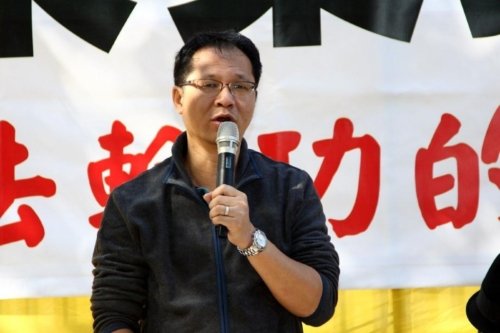 Ричард Тсой, генеральный секретарь Гонконгской федерации студентов, похвалил последователей Фалуньгун за их стойкость
