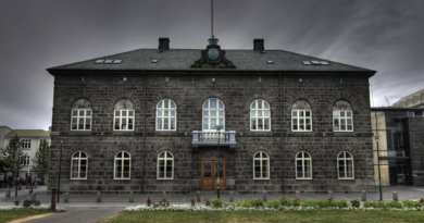 Парламент Исландии (старейший в мире)