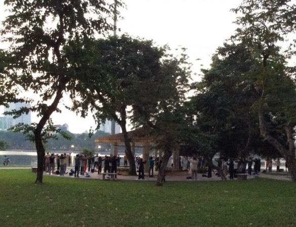 Площадка для занятий упражнениями Фалуньгун в Ханое