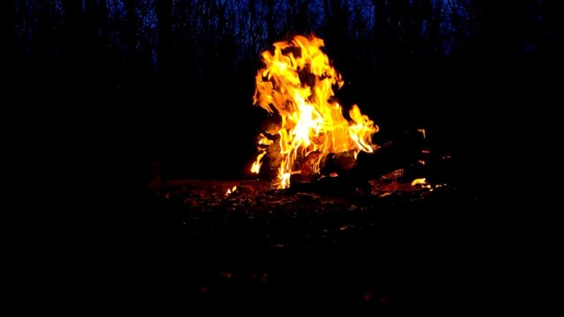 В древности люди не знали о существовании огня и об его использовании в быту