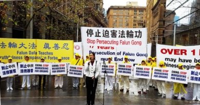 Люси Чжао, президент австралийской Ассоциации Фалунь Дафа на митинге 20 июля 2016 г. в Сиднее