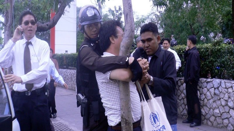 Тайская полиция напала на практикующих Фалуньгун у китайского посольства