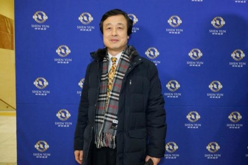 Ким Чен-сик, вице-президент Ассоциации литераторов города, в Центре культуры в Пусане 10 февраля 2017 года