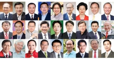 Труппа Shen Yun Performing Arts получила приветственные письма и грамоты от восьми высокопоставленных правительственных чиновников, восемнадцати должностных лиц городских администраций, шестидесяти двух законодателей и пяти членов городского совета