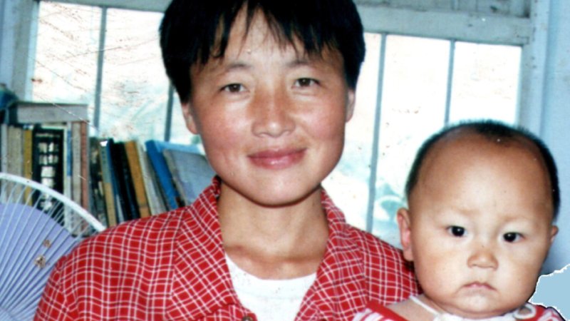 Маленький Фулинь со своей матерью Чай Цзюнься