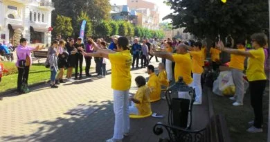 Демонстрация упражнений Фалунь Дафа