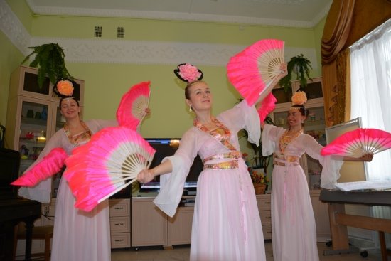 Исполнение последовательницами Фалуньгун древнего китайского танца. Фото: Татьяна Мельникова