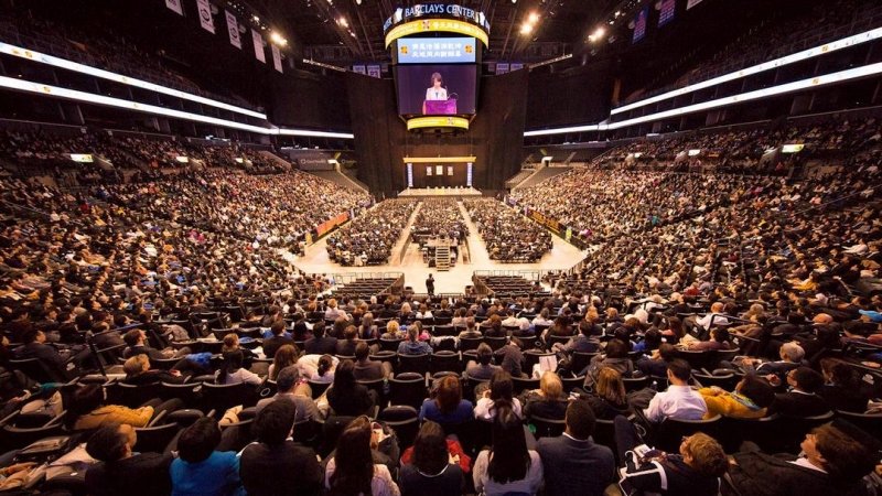 Около 10 000 последователей Фалуньгун приняли участие в Конференции Фалунь Дафа по обмену опытом совершенствования в Нью-Йорке 14 мая 2017 года