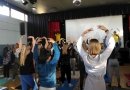 Ученики седьмых классов в Копенгагене (Дания) изучают упражнения Фалунь Дафа