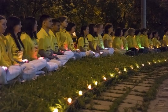 Последователи Фалуньгун почтили память убитых в Китае соучеников