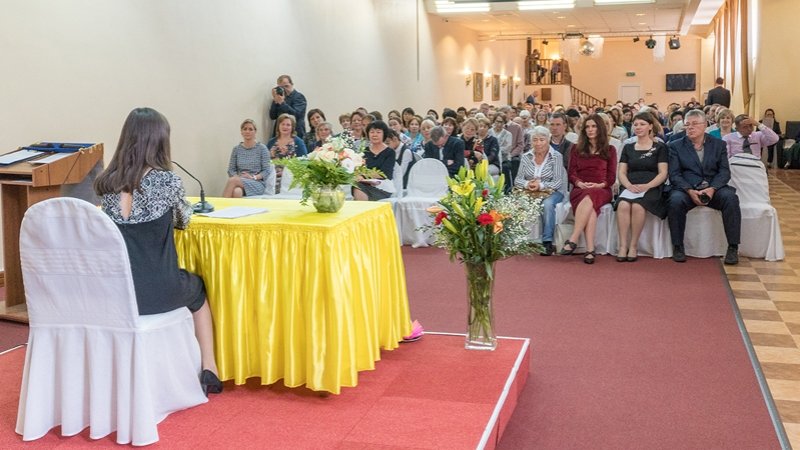 В зале проведения XIX Всероссийской Конференции последователей системы совершенствования Фалунь Дафа (Фалуньгун), 2018 г.