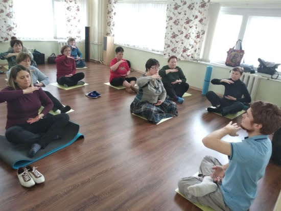Занятия на пункте практики Фалуньгун в Казани