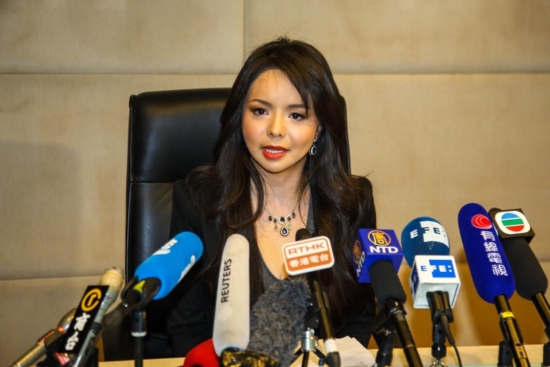 Мисс Линь открыто говорит о нарушениях прав практикующих Фалуньгун в Китае. Фото: Pan Zaishu/Epoch Times