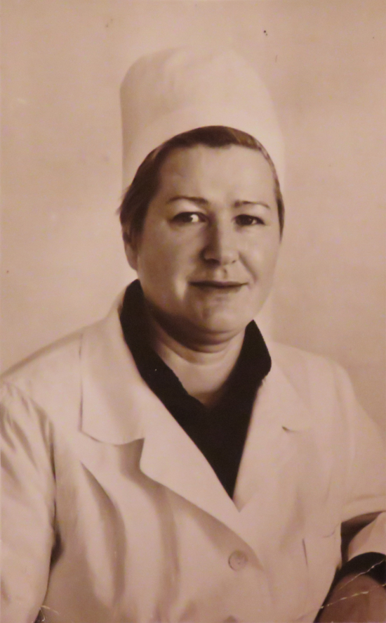 Фотография Елены Пантелеевны в то время, когда она работала врачом (фото любезно предоставлено Еленой Пантелеевной)