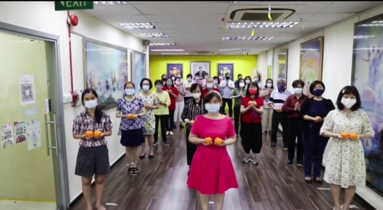 Практикующие из Сингапура выражают свою искреннюю благодарность Учителю Ли