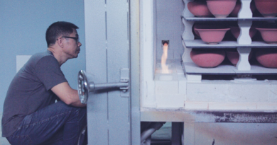 После посещения многих мастеров в Японии гончар Цзян построил свою собственную печь для обжига Тэнмоку