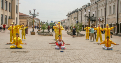Демонстрация упражнений Фалуньгун на «Арбате» в г. Улан-Удэ, 2022 г.