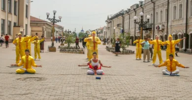 Демонстрация упражнений Фалуньгун на «Арбате» в г. Улан-Удэ, 2022 г.